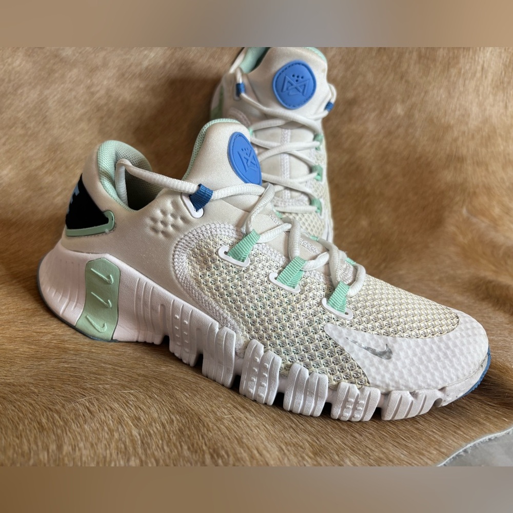 Nike Women’s Free Metcon 4 'White Green Glow' mint white CZ0596-100 size 7